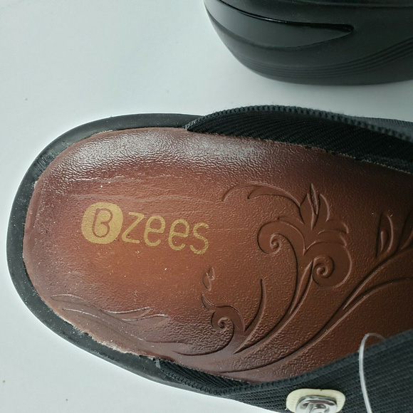 BZEES Desire Sandals Sz 10 M (fits like a size 9) Black Wedges - Picture 8 of 8